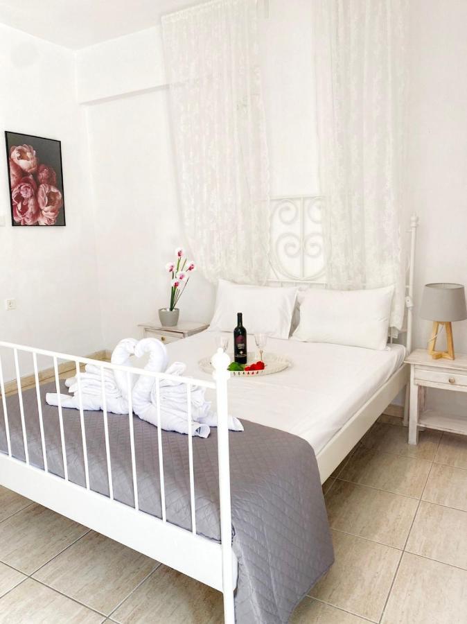 Delia Apartments 佩科霍里 外观 照片