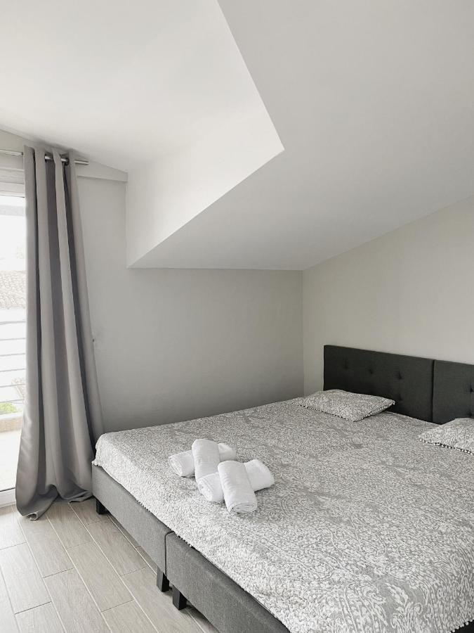 Delia Apartments 佩科霍里 外观 照片