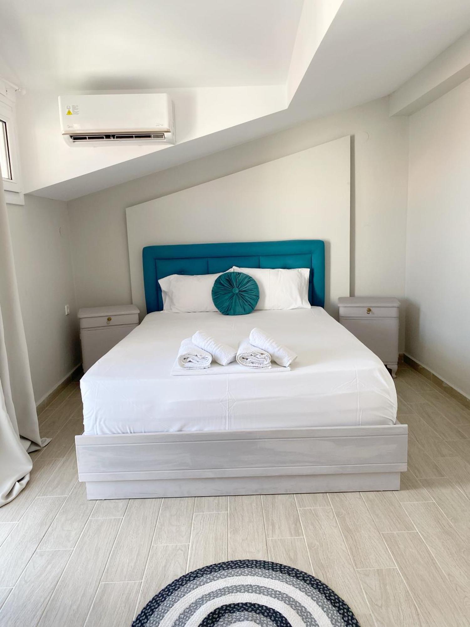 Delia Apartments 佩科霍里 外观 照片