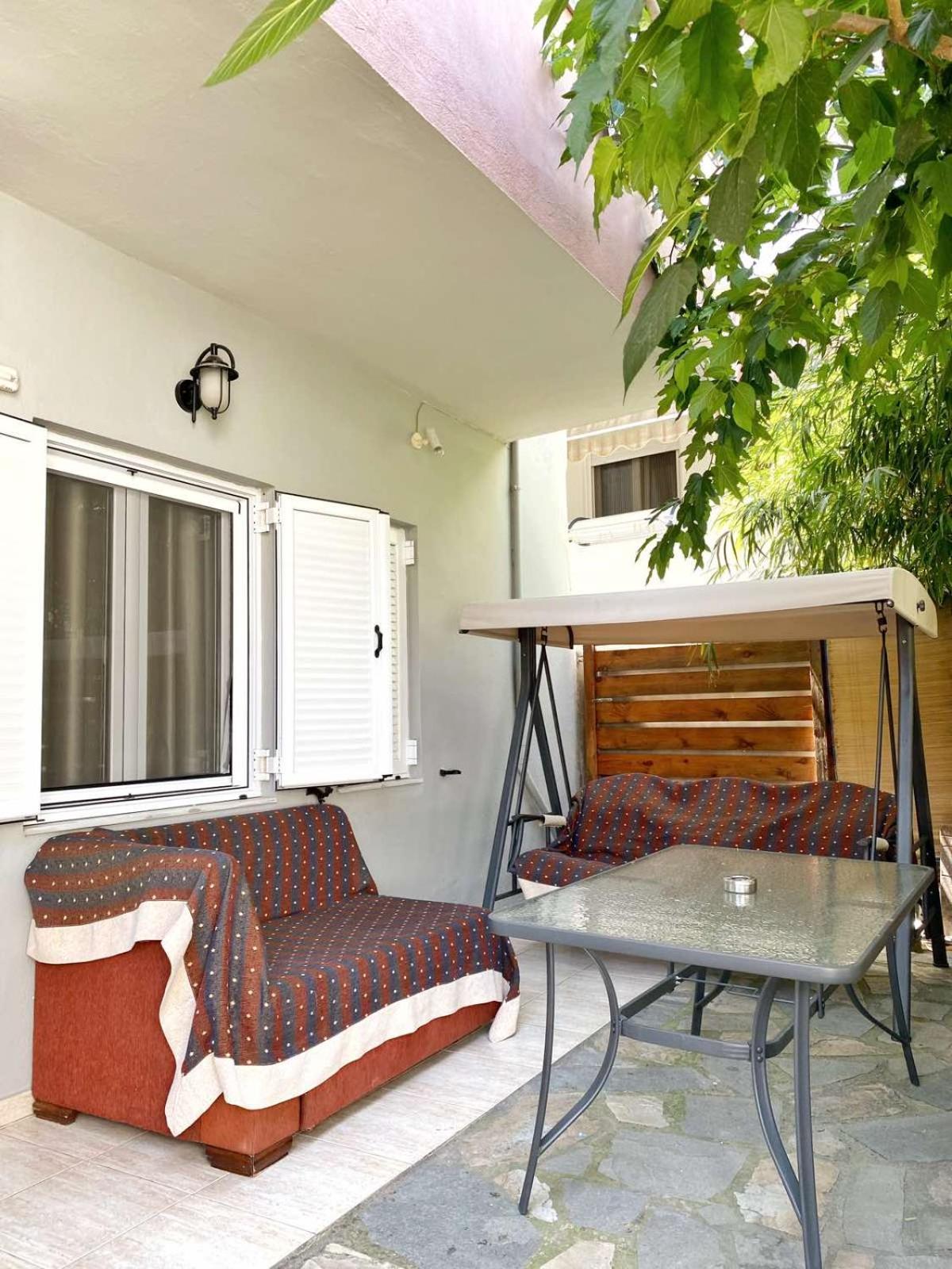 Delia Apartments 佩科霍里 外观 照片