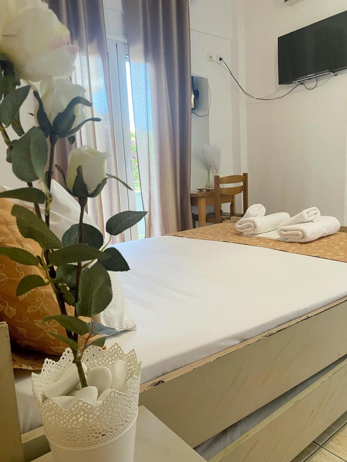 Delia Apartments 佩科霍里 外观 照片