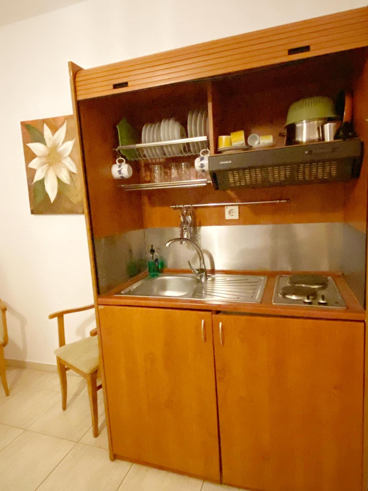 Delia Apartments 佩科霍里 外观 照片